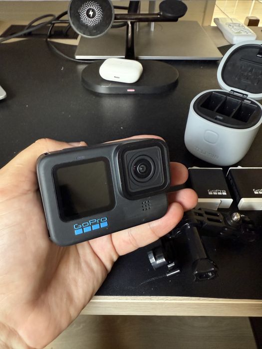 GoPro Hero 11 + 3 baterii + 3 filtre ND + Incarcator waterproof
