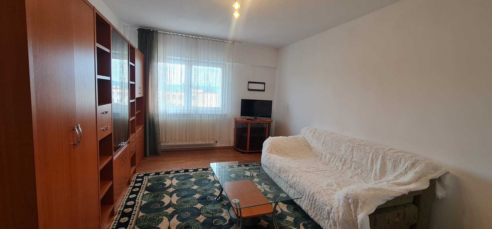 Închiriez apartament în Sibiu cu 3 camere decomandate - zonă centrală