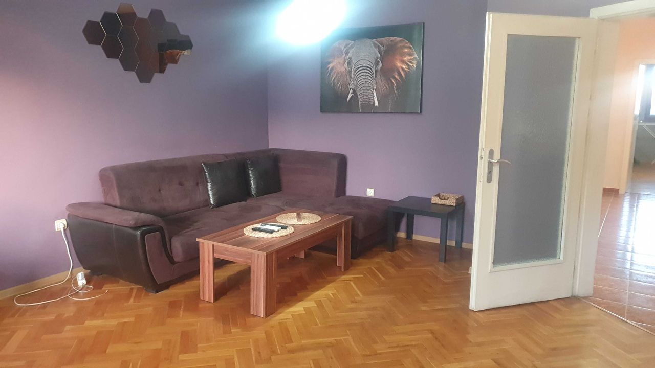 Дава се под наем Тристаен апартамент в София, Зона Б-18 - 130 кв.м за 612 € - Снимка #8