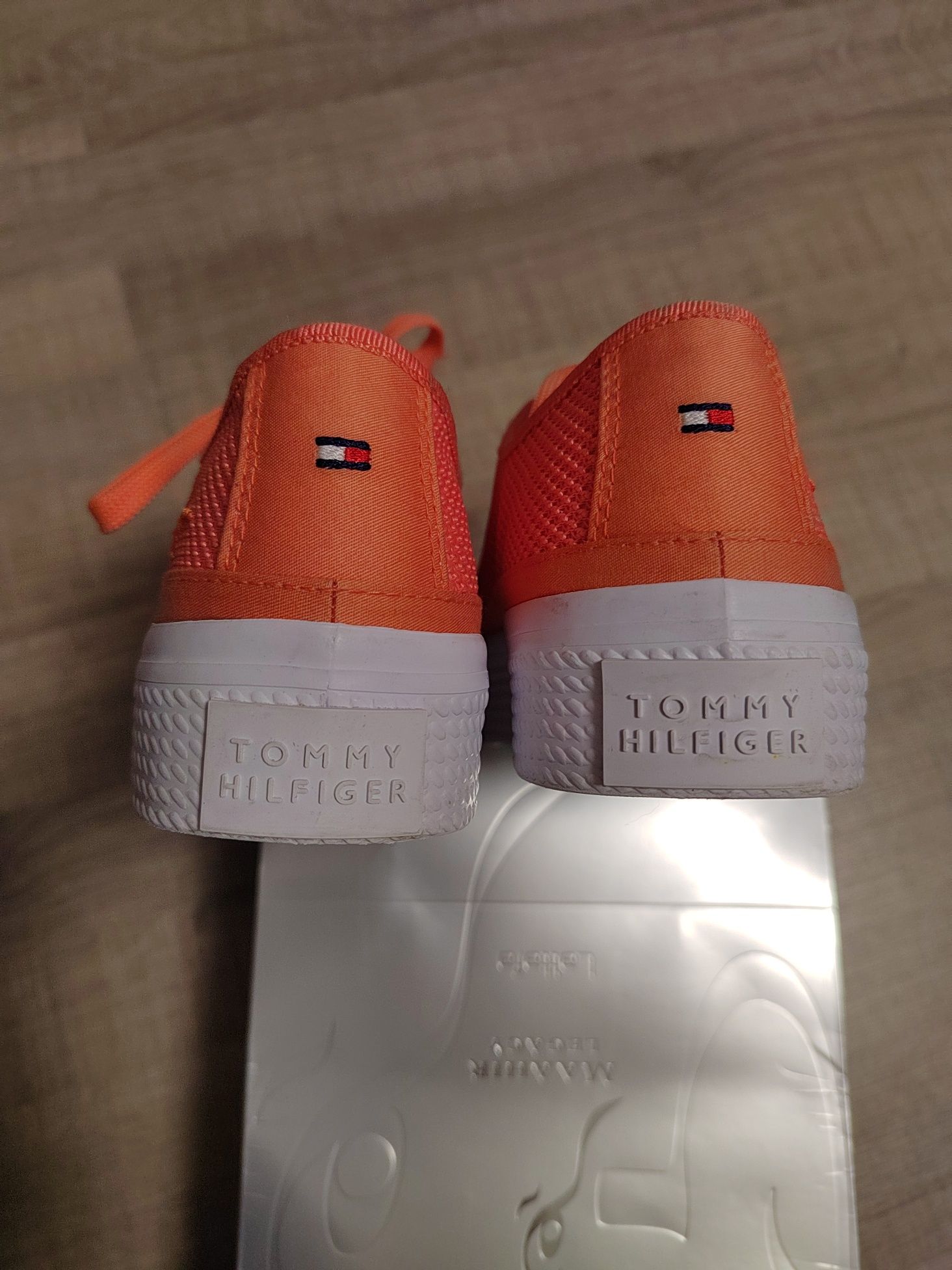 Tommy Hilfiger / mărimea 38