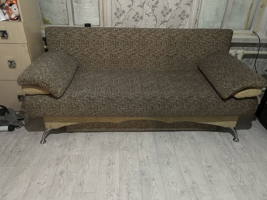 Продам диван в хорошем состоянии