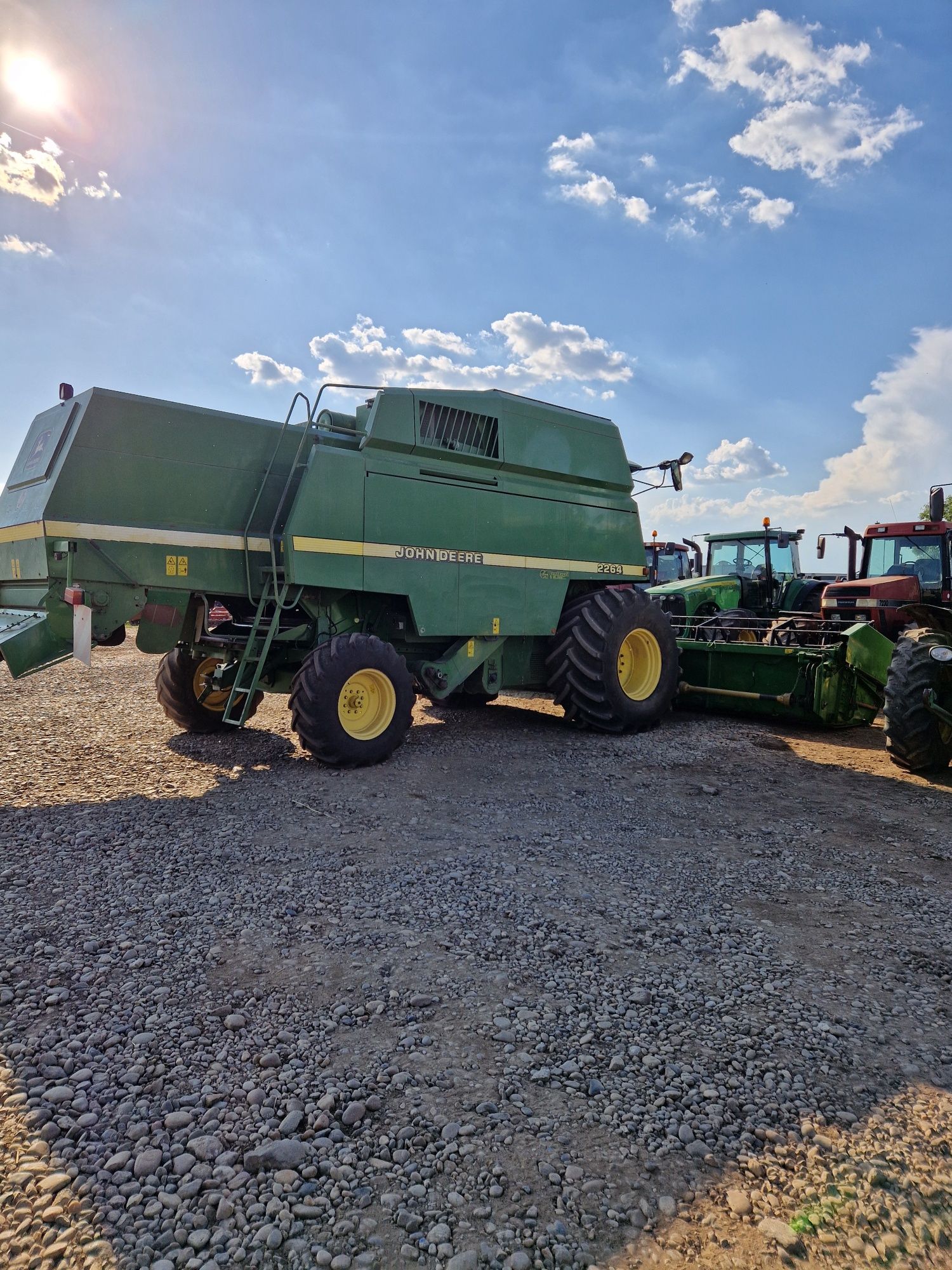 Combina  John deere 2264