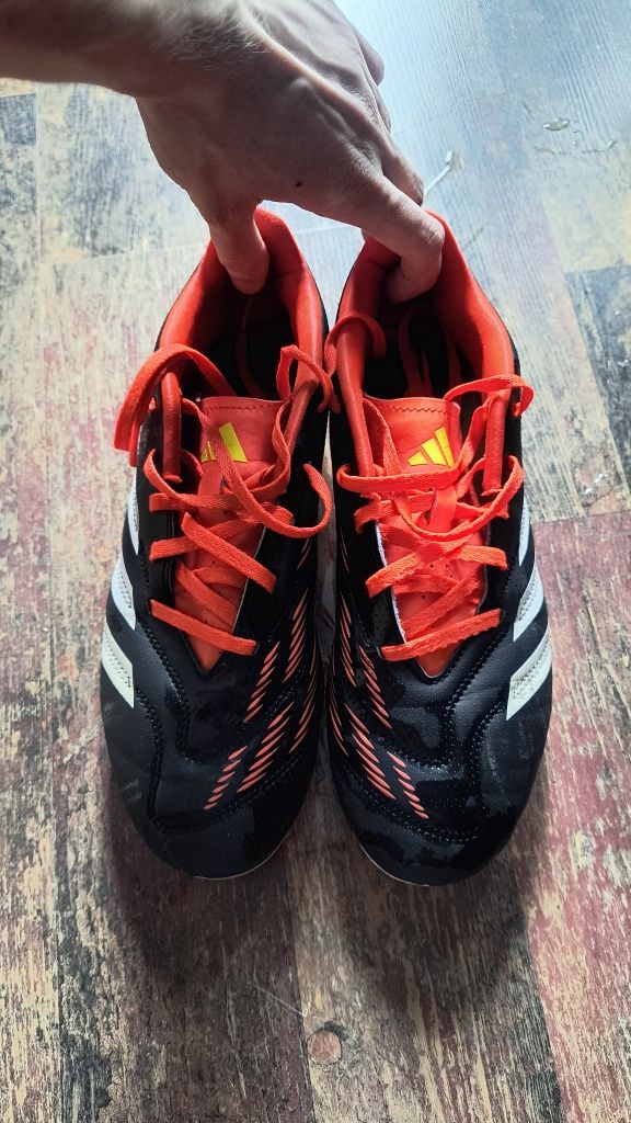 [ОРИГИНАЛНИ БУТОНКИ] Оригинални бутонки Adidas Predator!
