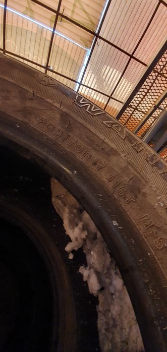 Продам шины на 17