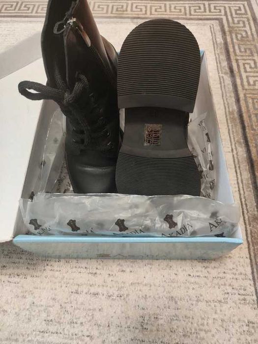 Ghete dama imblanite cu fermoar negre inalte, piele naturala Valencia