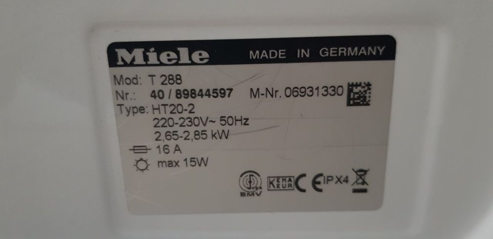 Куминна сушилня с въздуховод MIELE