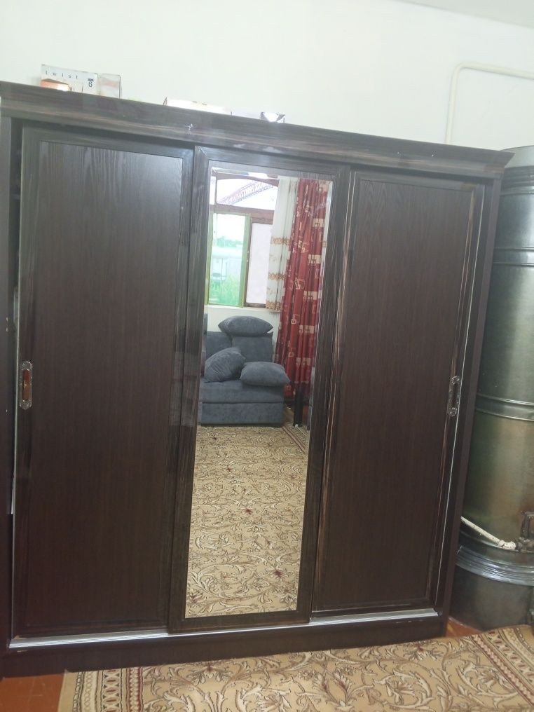 Продается шифонер купе