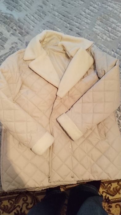 Продам куртку осень весна