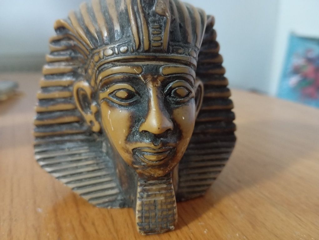 Statueta din piatra Tutankhamon