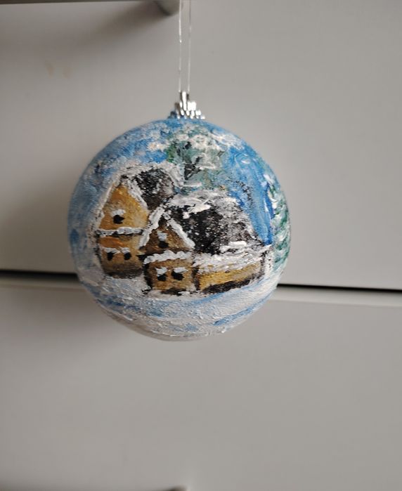 Рисувани коледни топки