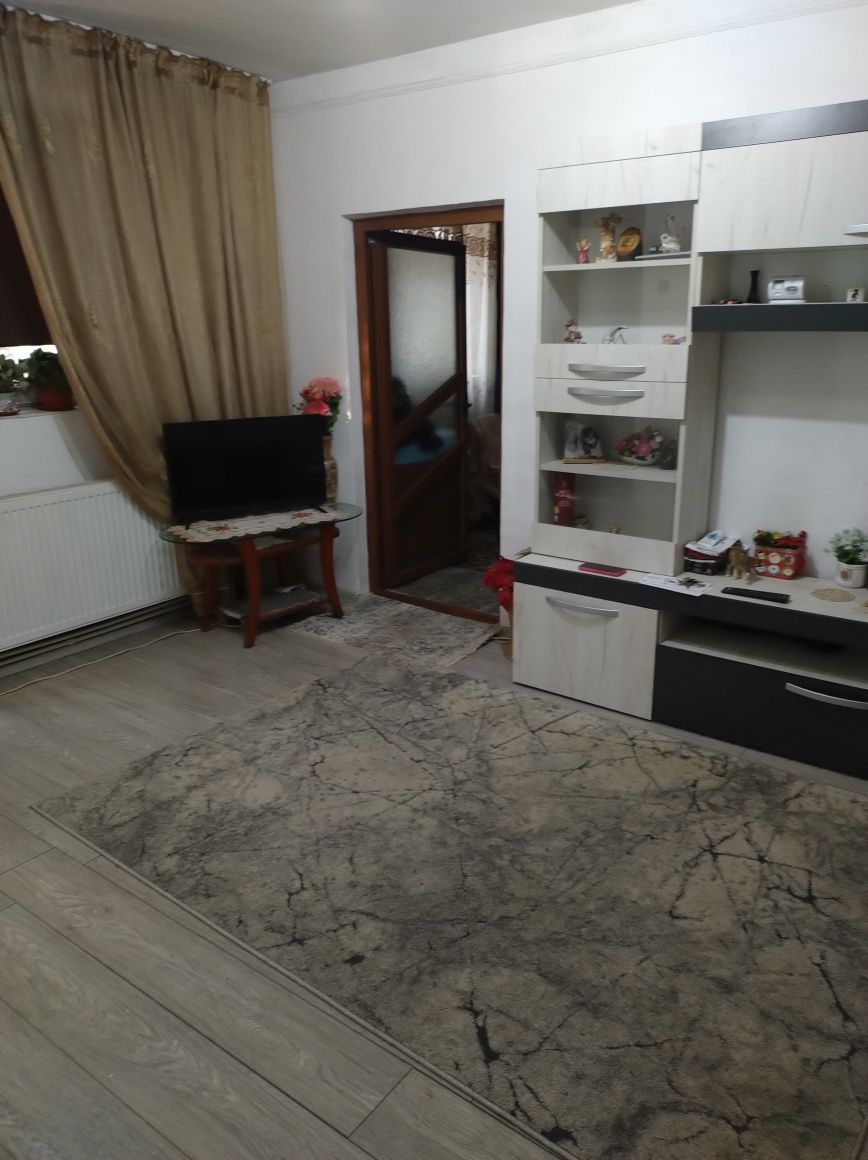apartamente de vanzare husi