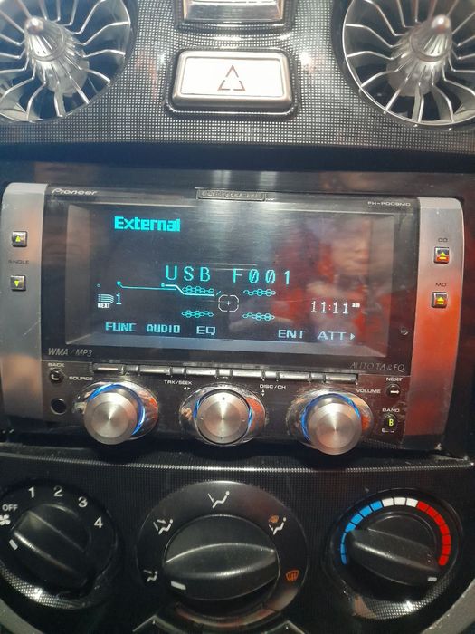 CARROZZERIA. 009+Pioneer CD 100 UB.