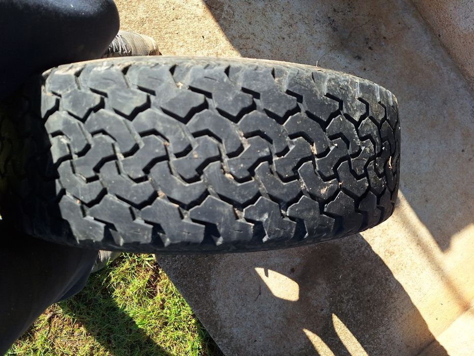 Продавам 4 бр джанти с гумите за кия спортиж