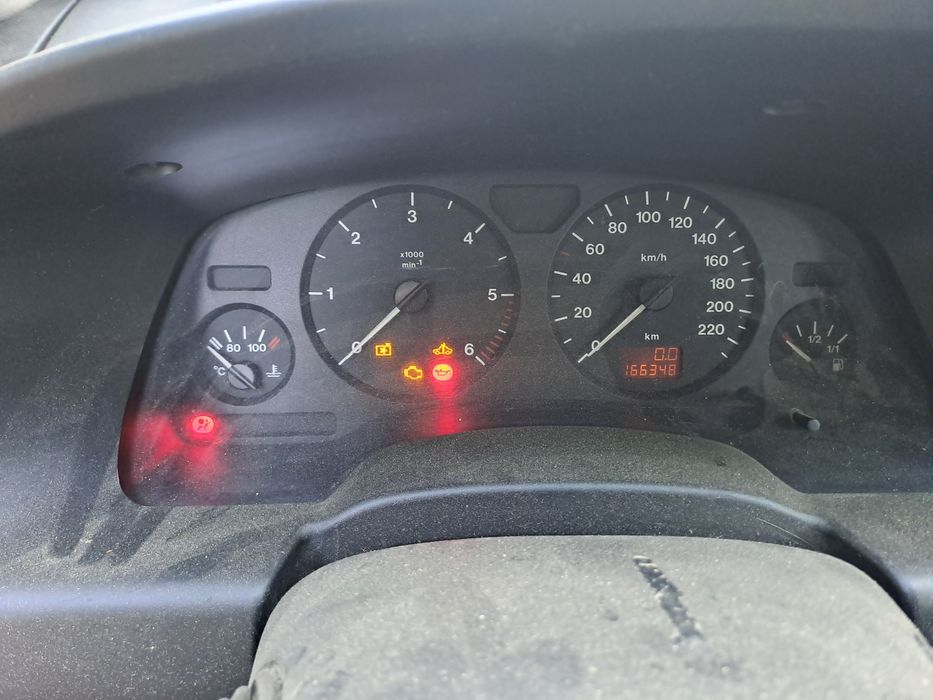 Продавам Опел Зафира 2.2 DTI