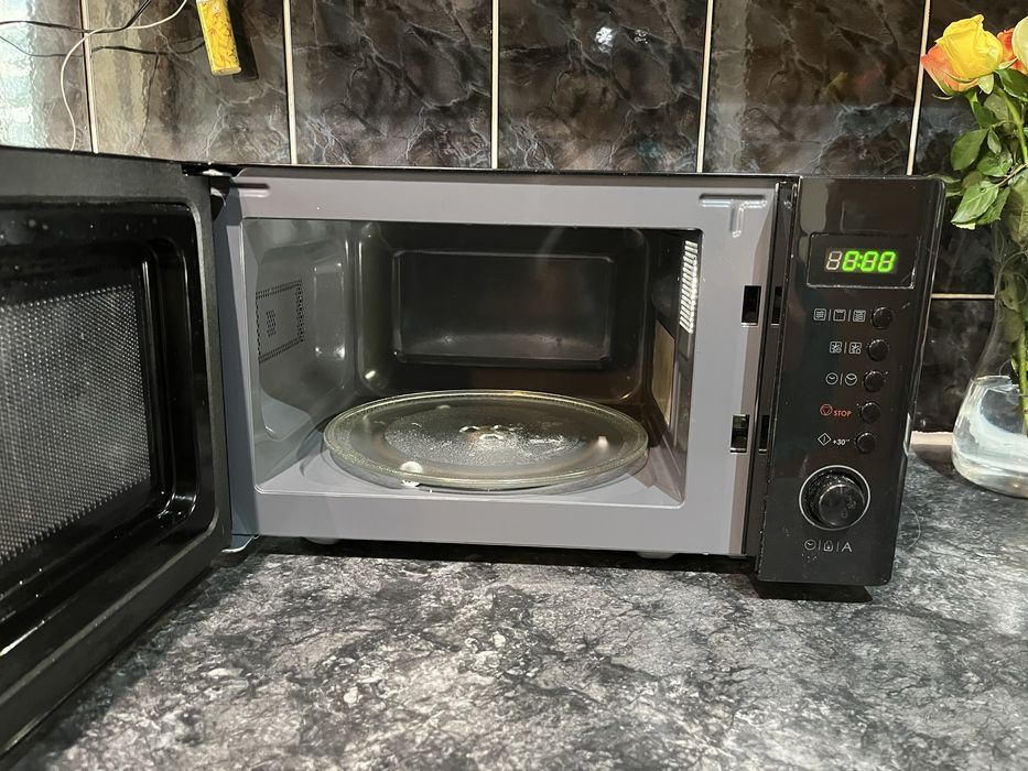 Cuptor cu microunde Candy CMG2071DSLB