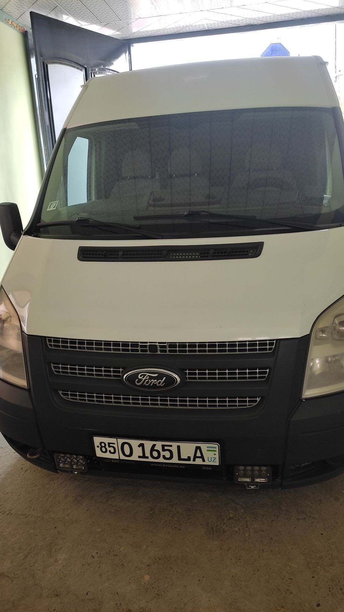 Ford.      Transit