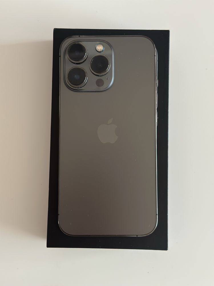 Iphone 13 pro 128 gb- с подарък оригинален калъф