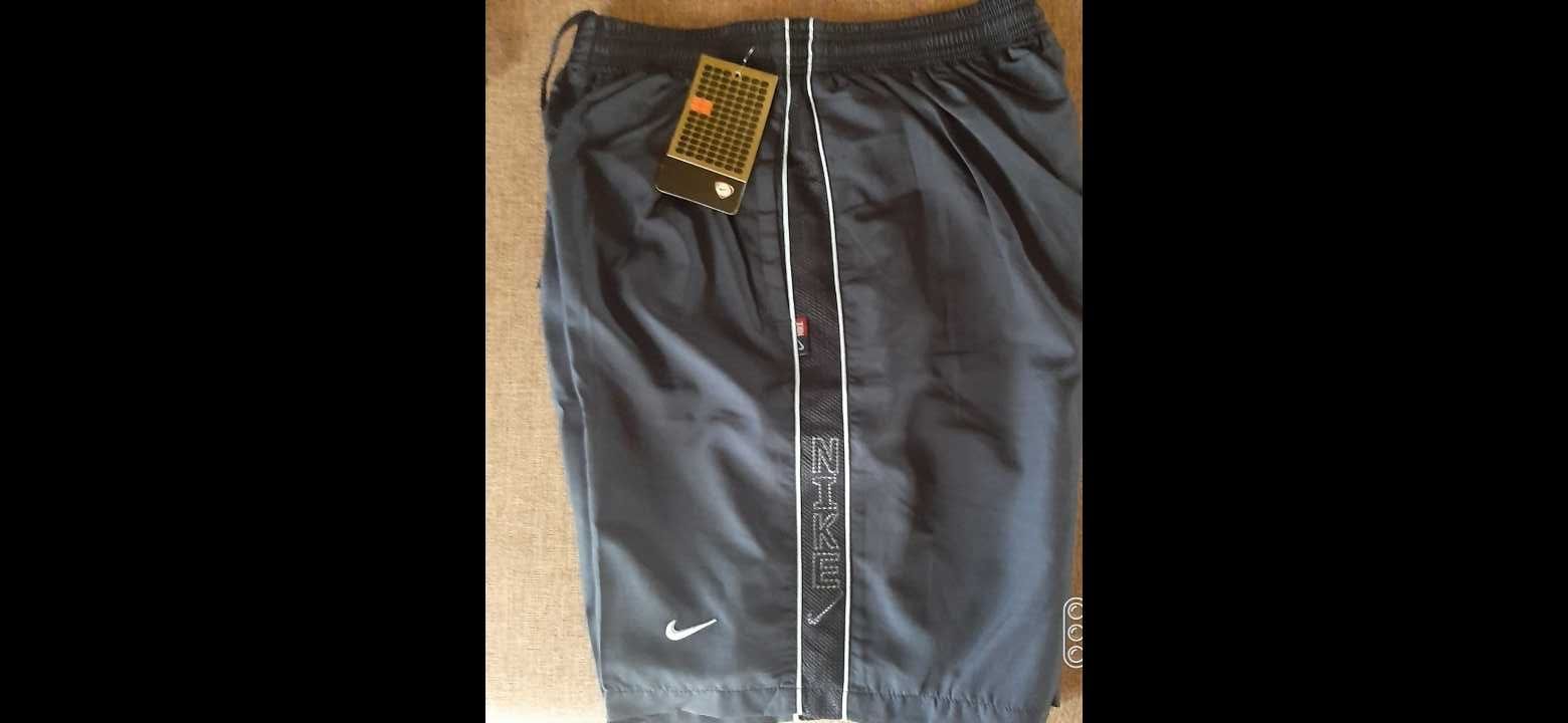 Pantaloni scurți sport Nike