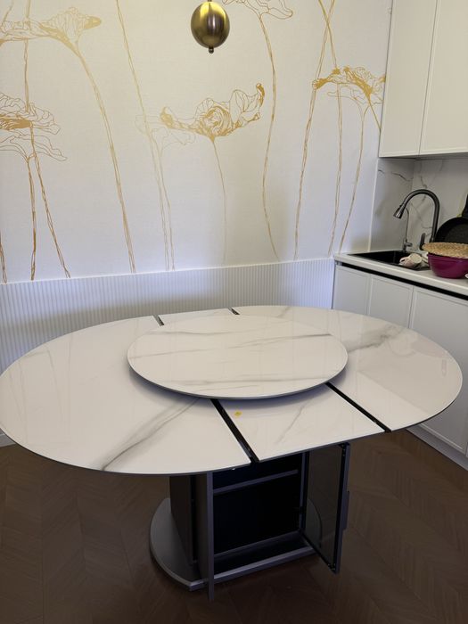 Кухонный стол высокого качества