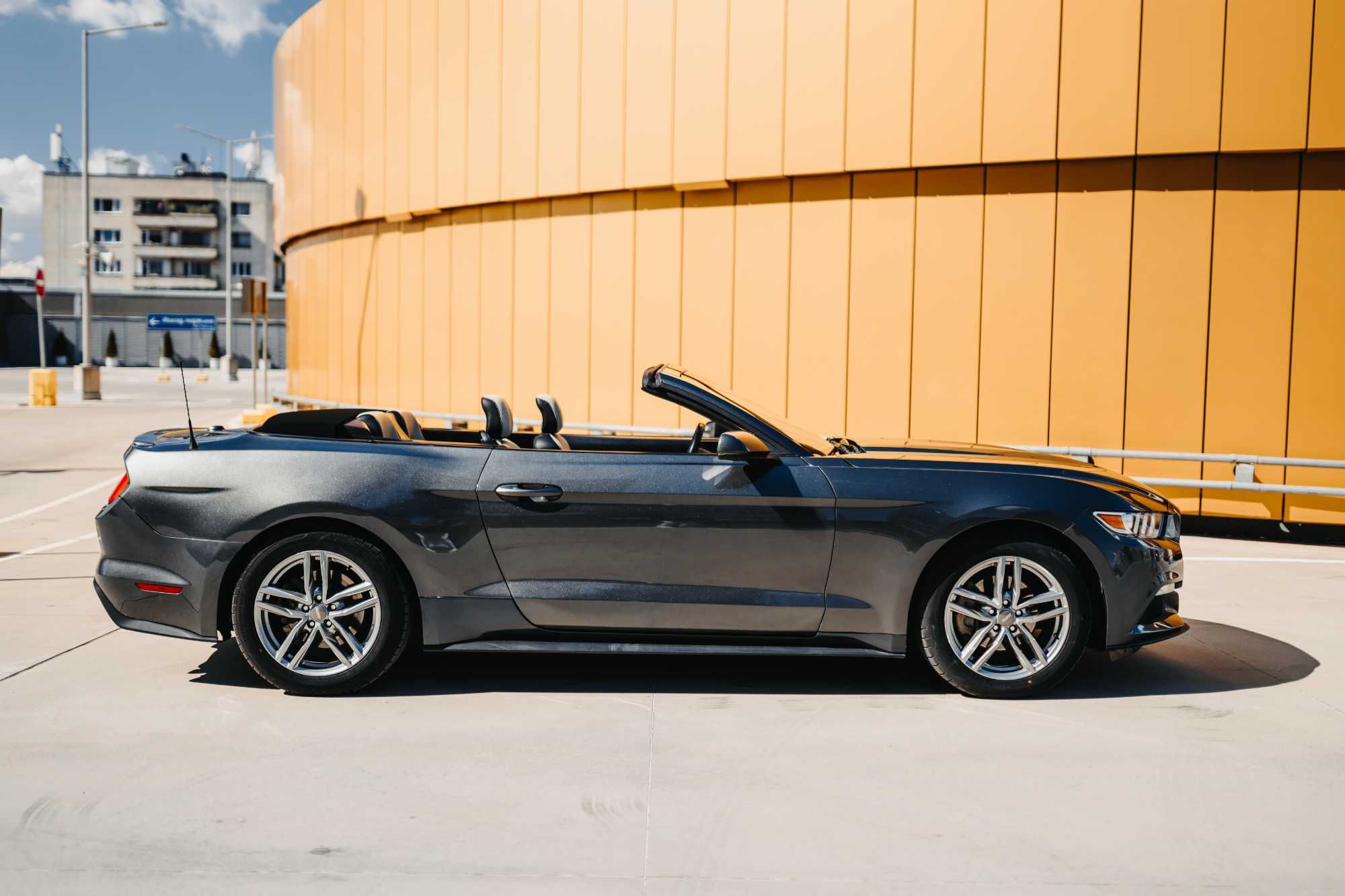 Кола под наем за абитурентски бал/събитие Ford Mustang Кабрио