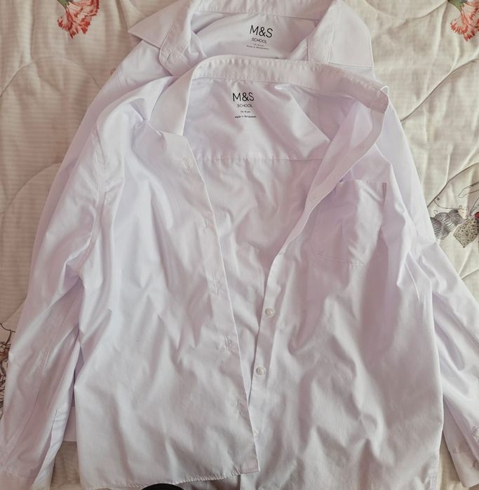 Белые рубашки на мальчика в отличном состоянии