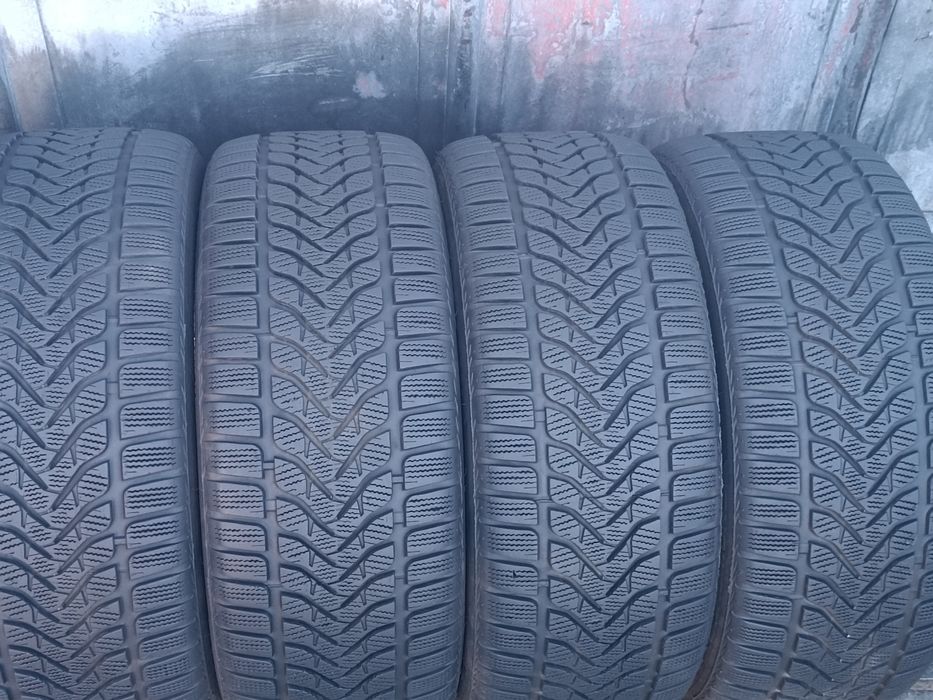 225/45/17 Lassa .