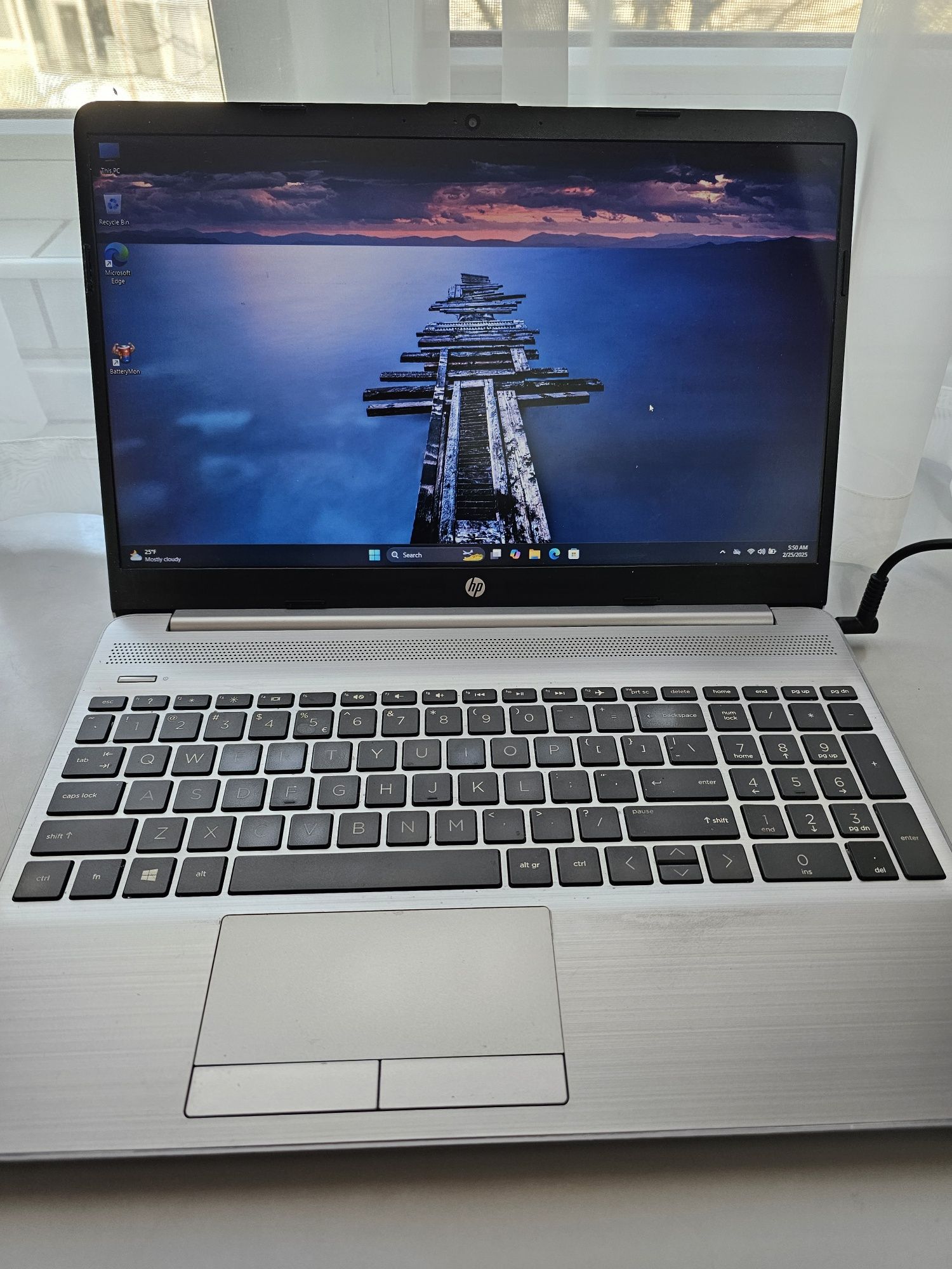 Laptop HP 250 G8, i5-1035G1, 8GB ram 512 ssd
