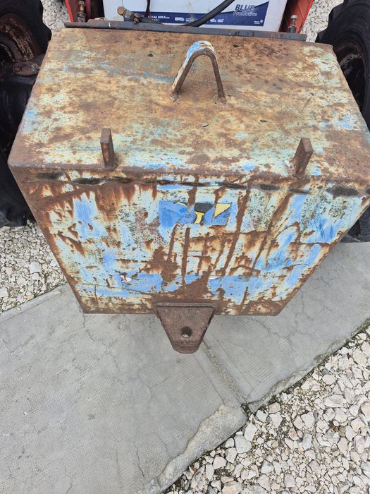 Greutate fata tractor 600-700 kg