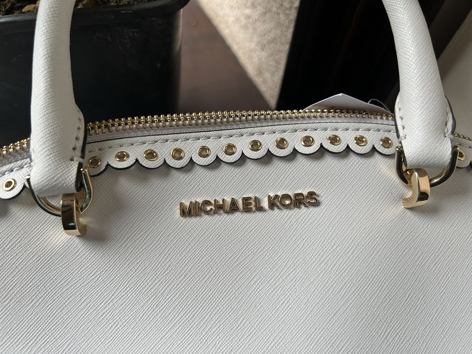 Geantă de umăr nou cu eticheta MK