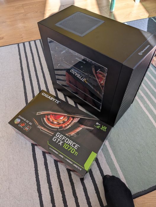 Компактен мощен компютър