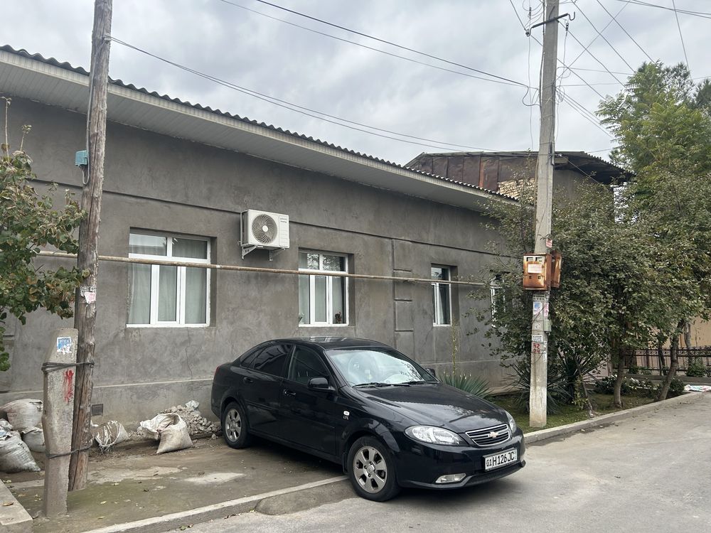 Yakkasaroy uchastka sotiladi