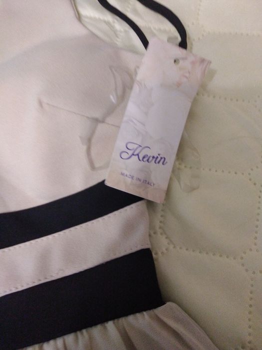 Рокля  екрю и черно елегантна