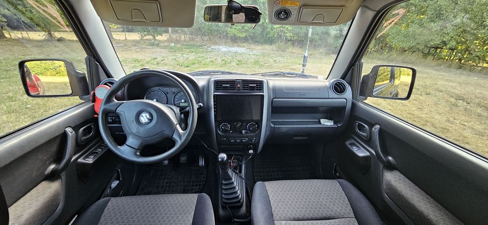 Suzuki Jimny 1.3 AC *

Masina se afla in