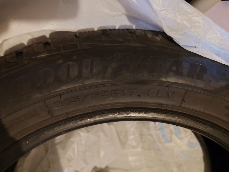 Set 4 cauciucuri iarna good year 215/55/r17