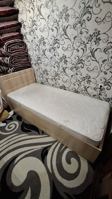 Сифатли кроват сотилади