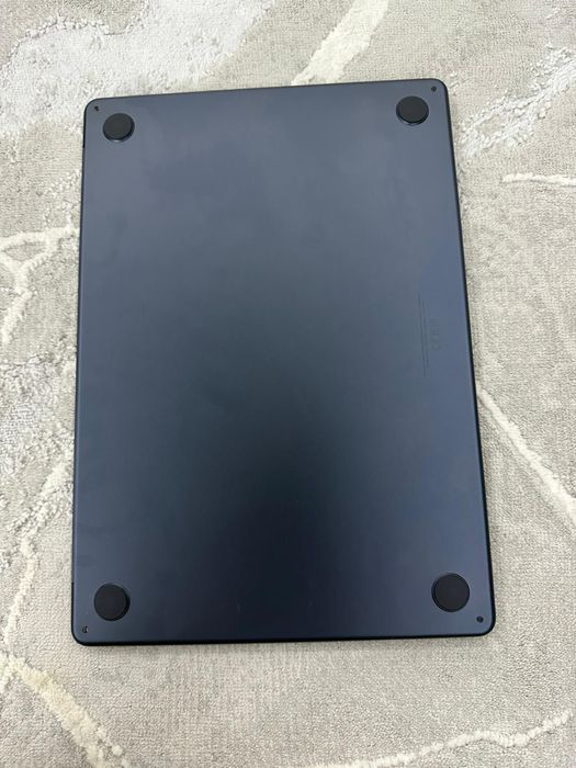 MacBook Air 15” 512 gb RAM 5 cicluri de încărcare