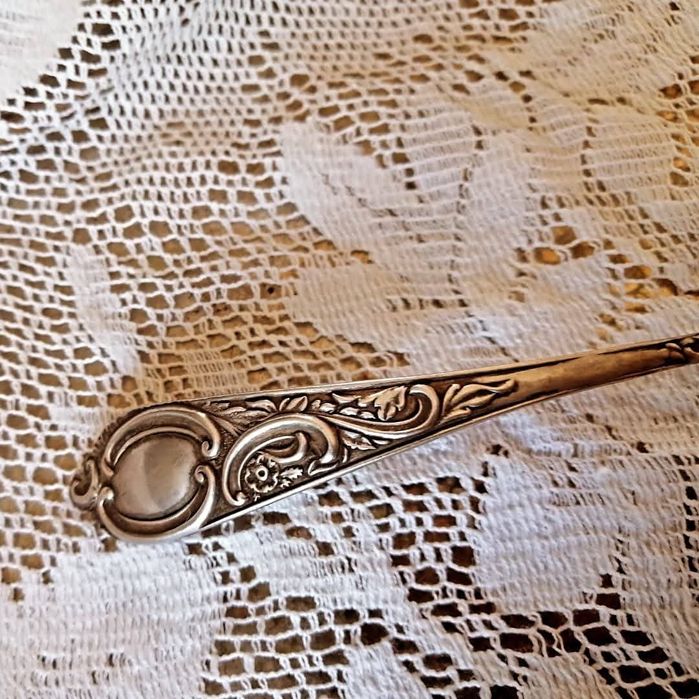 Сребърен прибор.