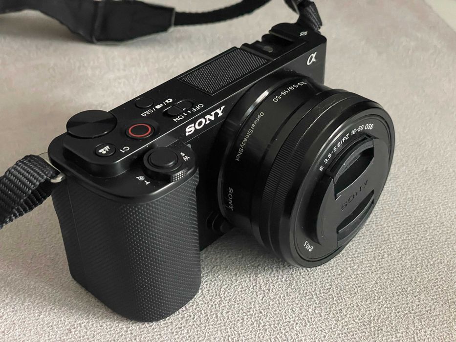 Camera Sony Alpha ZV-E10 Vlogging 4K Kit 16-50 mm F/3.5-5.6