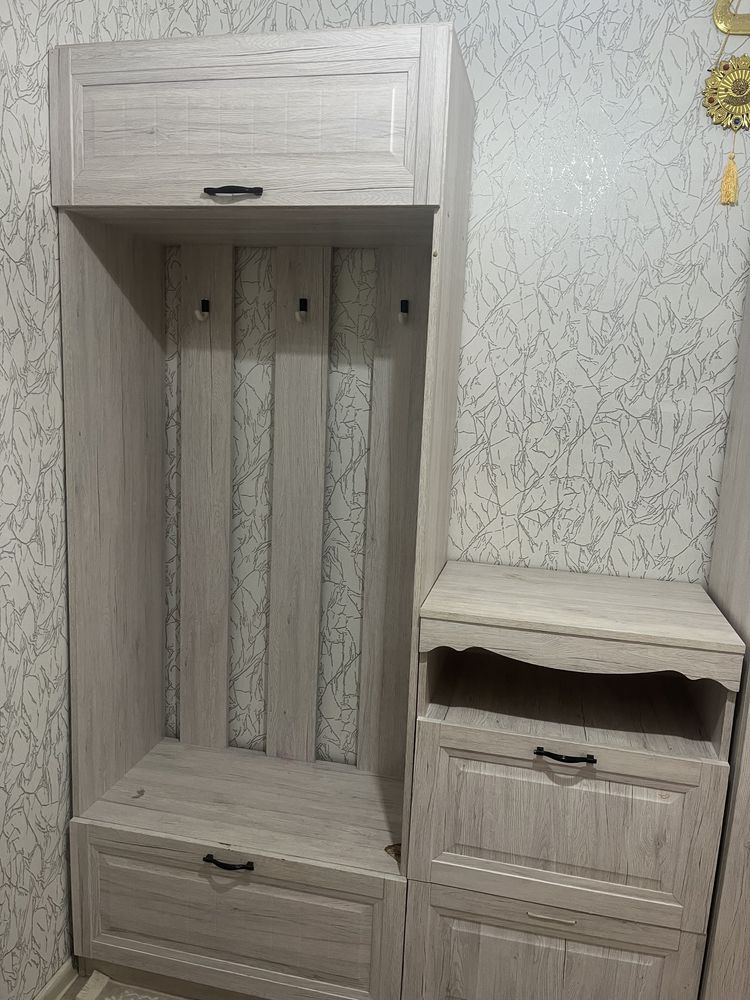 Прихожая шкаф комод
