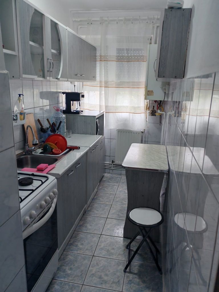 De închiriat apartament 2 camere