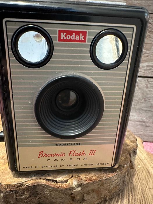 Колекционерска камера KODAK Brownie Flash III