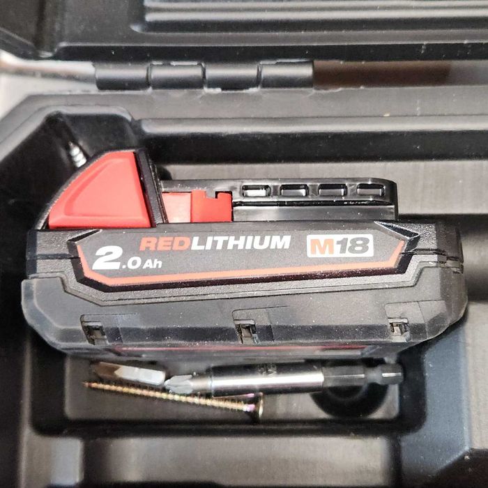 Hope Amanet P11 - Kit Masina de gaurit compacta Milwaukee BLPDRC