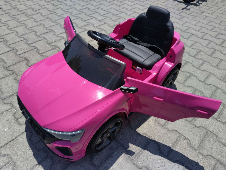 AUDI Акумулаторен джип SQ8 e-tron мет. Розов