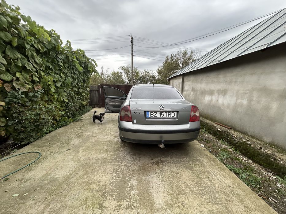 Vând Volkswagen Passat B5.5