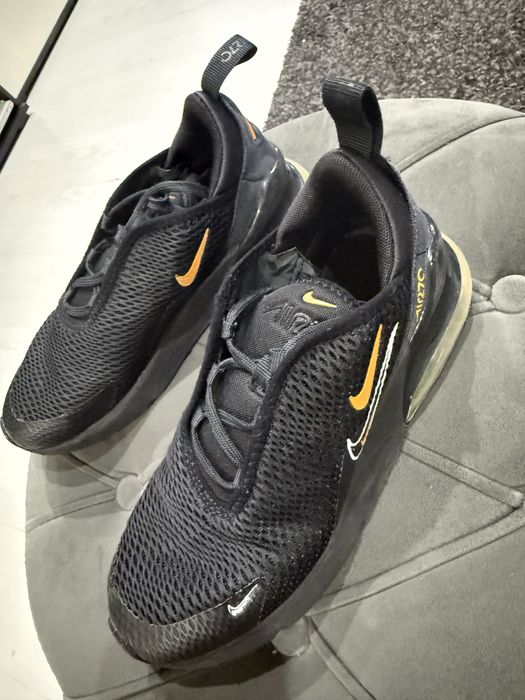 Маратонки nike 270