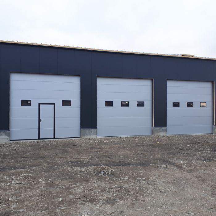 Vind usi de garaj, automatizari porti,rulouri exterioare din aluminiu