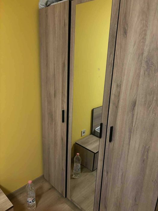 Трикрилен Гардероб