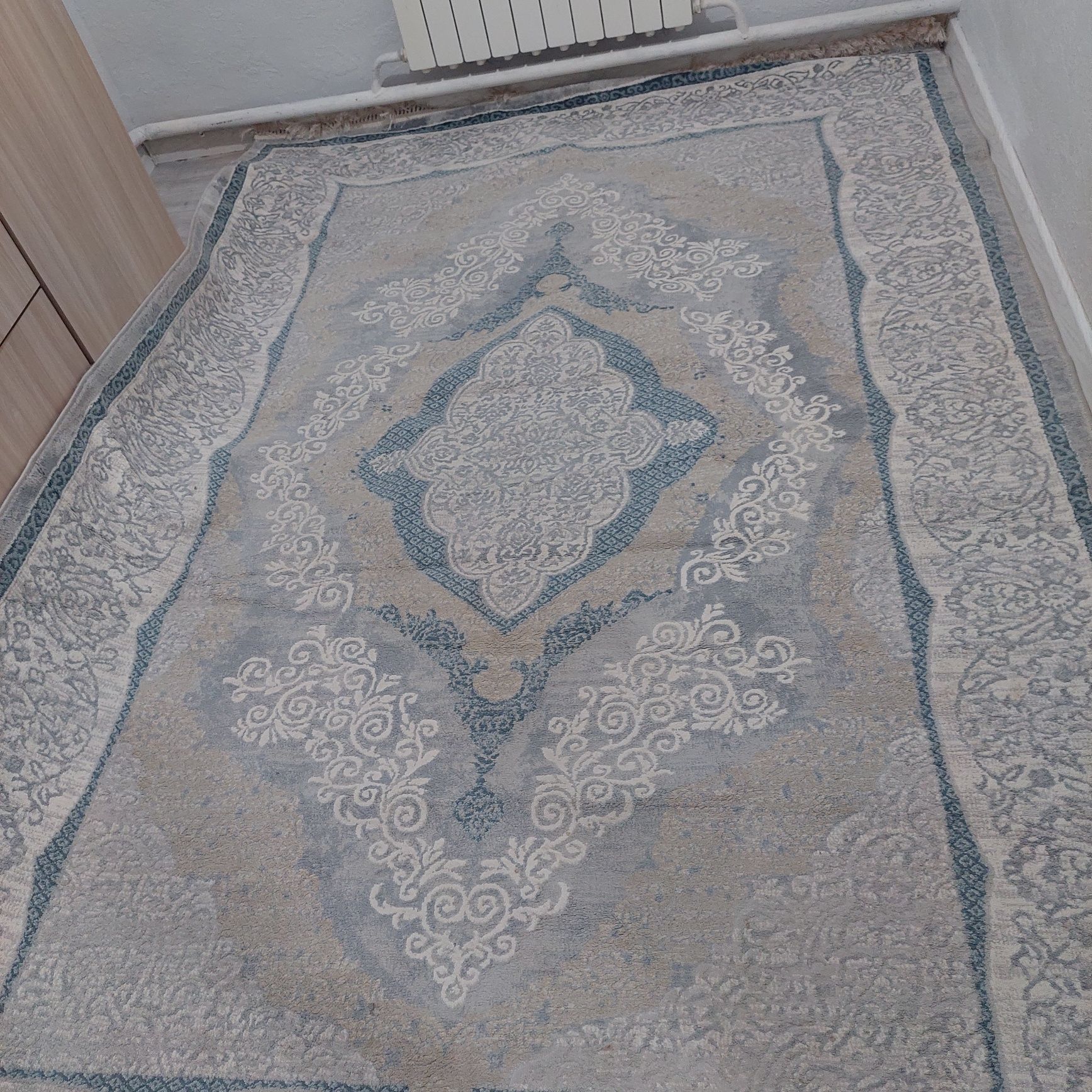 Ковер в идеальном состояний 200×300