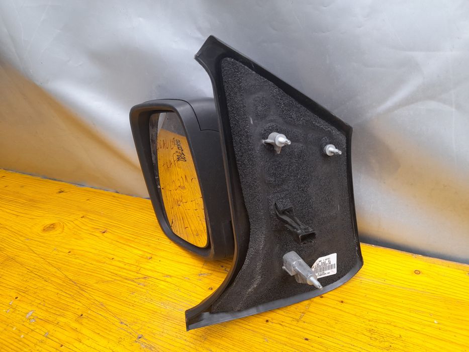 Огледало рено  Tрафик виваро Opel vivaro Renault Trafic 2021г