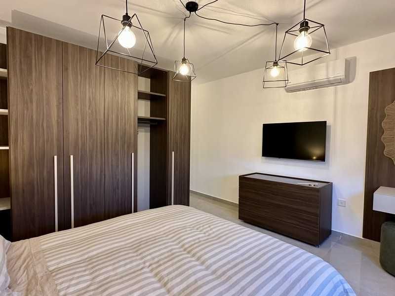 Дава се под наем Тристаен апартамент в София, Център - 80 кв.м за 612 € - Снимка #4